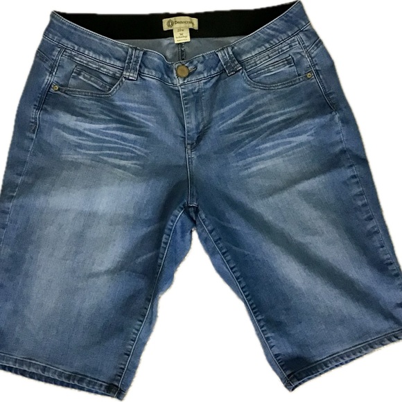 Democracy Blue Jean Shorts Classic Mid-Thigh - Picture 1 of 6